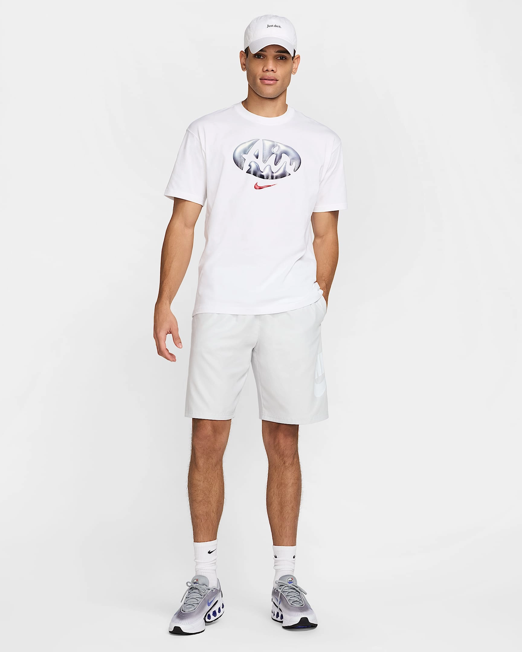 Nike Max90 T-Shirt: Kultni slog in udobje za moške.