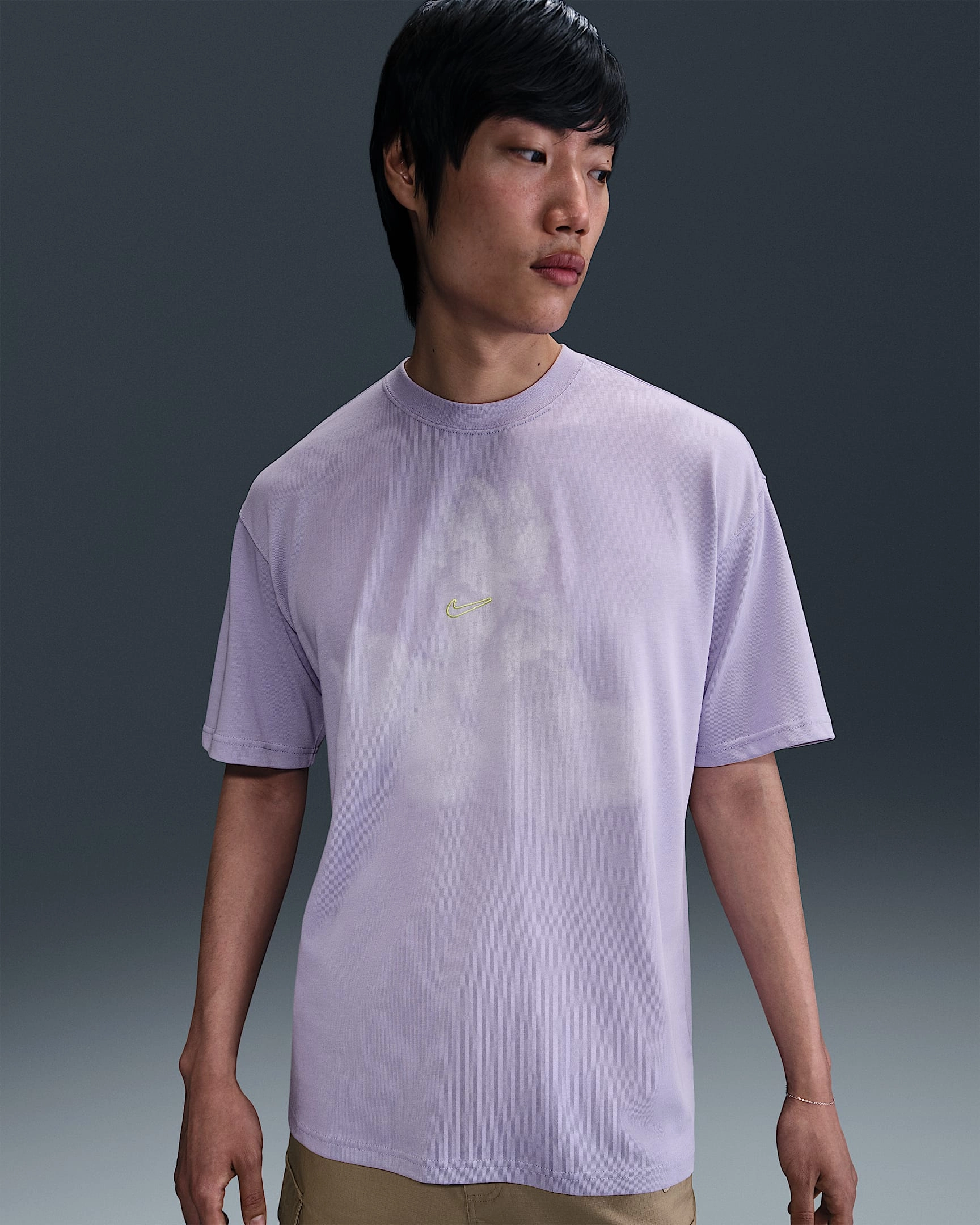 Nike Max90 T-Shirt: Nostalgično Prijetnost v Vsakem Podrobnosti.